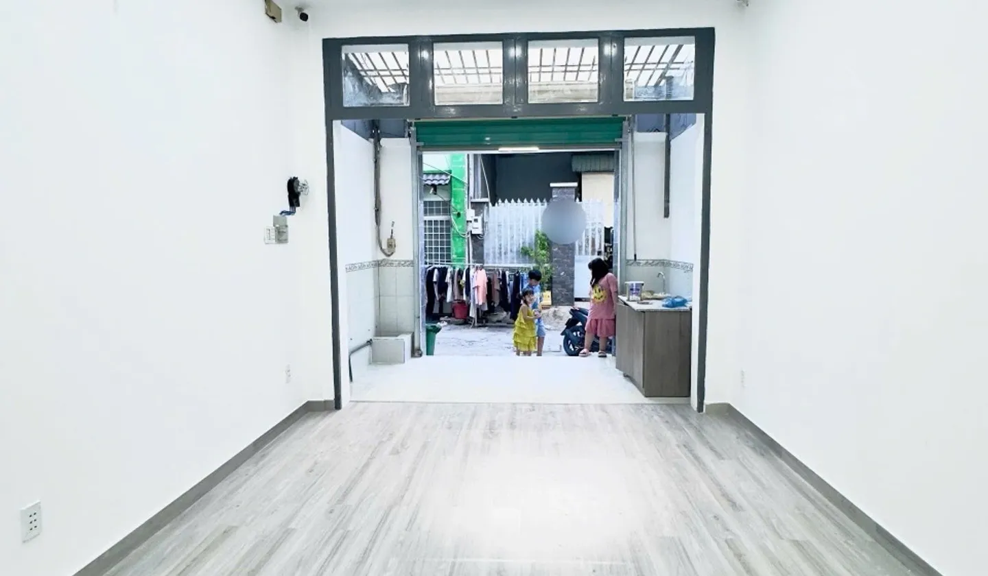 Nhà phố sang trọng cho thuê căn hộ dịch vụ tại quận trung tâm... Bán nhà riêng tại Đông Hưng Thuận, Hồ Chí Minh 01