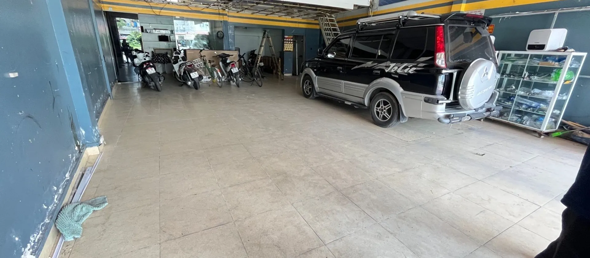 Nhà mặt phố Hùng Vương cùng 2 sổ, tiềm năng nở hậu diện tích trên 100m2... Bán nhà mặt phố tại Hồng Bàng, Hải Phòng 01