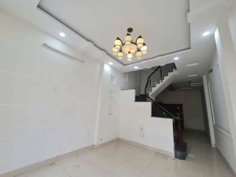 Bán nhà 3 tầng 4 phòng ngủ khu Trường Lưu giá 5,4 tỷ... Bán nhà riêng tại Long Trường, Hồ Chí Minh 01