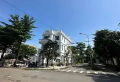 BIỆT THỰ GÓC 2 MẶT TIỀN – BƯNG ÔNG THOÀN, LIÊN PHƯỜNG - QUẬN 9
Diện tích 147,5m², ngang 8m... Bán nhà riêng tại Tăng Nhơn Phú, Hồ Chí Minh 01