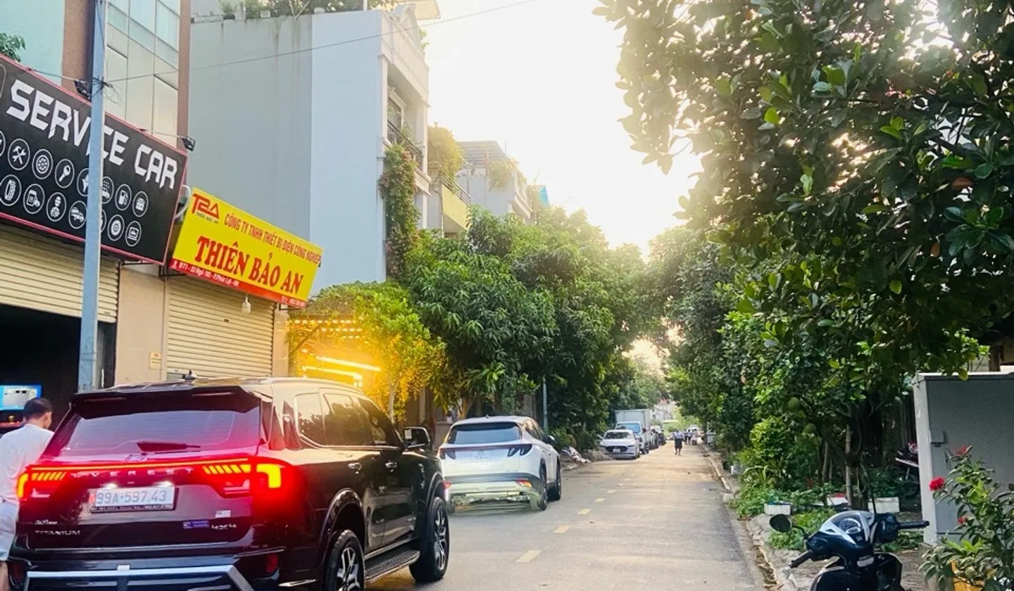 Bán nhà riêng 1 tầng vị trí góc tại Phúc Lợi, mặt tiền rộng 19.9m... Bán nhà riêng tại Phúc Lợi, Hà Nội 01