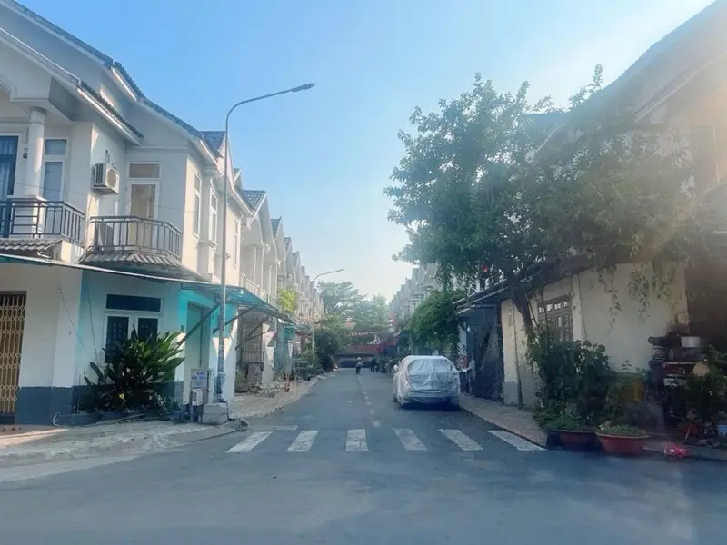 Nhà Sang Trọng Gần Chợ Lâm Viên - Nơi Đẳng Cấp Gặp Gỡ Tiện Nghi... Bán nhà riêng tại Bình Hòa, Hồ Chí Minh 01