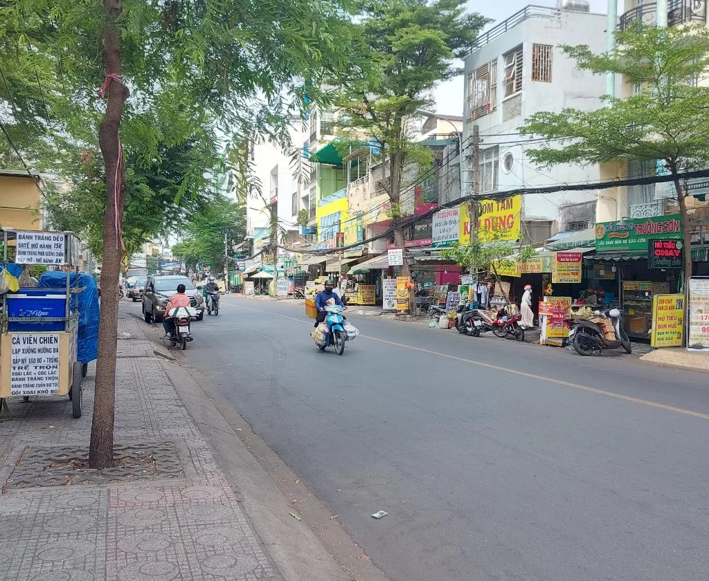 Bán nhà mặt phố 5 tầng 23m2 tại quận 10 giá 11 tỷ... Bán nhà mặt phố tại Hòa Hưng, Hồ Chí Minh 01