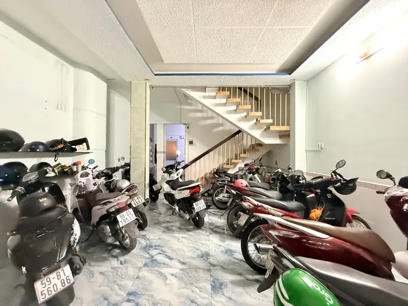 Nhà mặt phố 5 tầng, mặt tiền 5m, kinh doanh đỉnh tại Đức Nhuận... Bán nhà mặt phố tại Đức Nhuận, Hồ Chí Minh 01