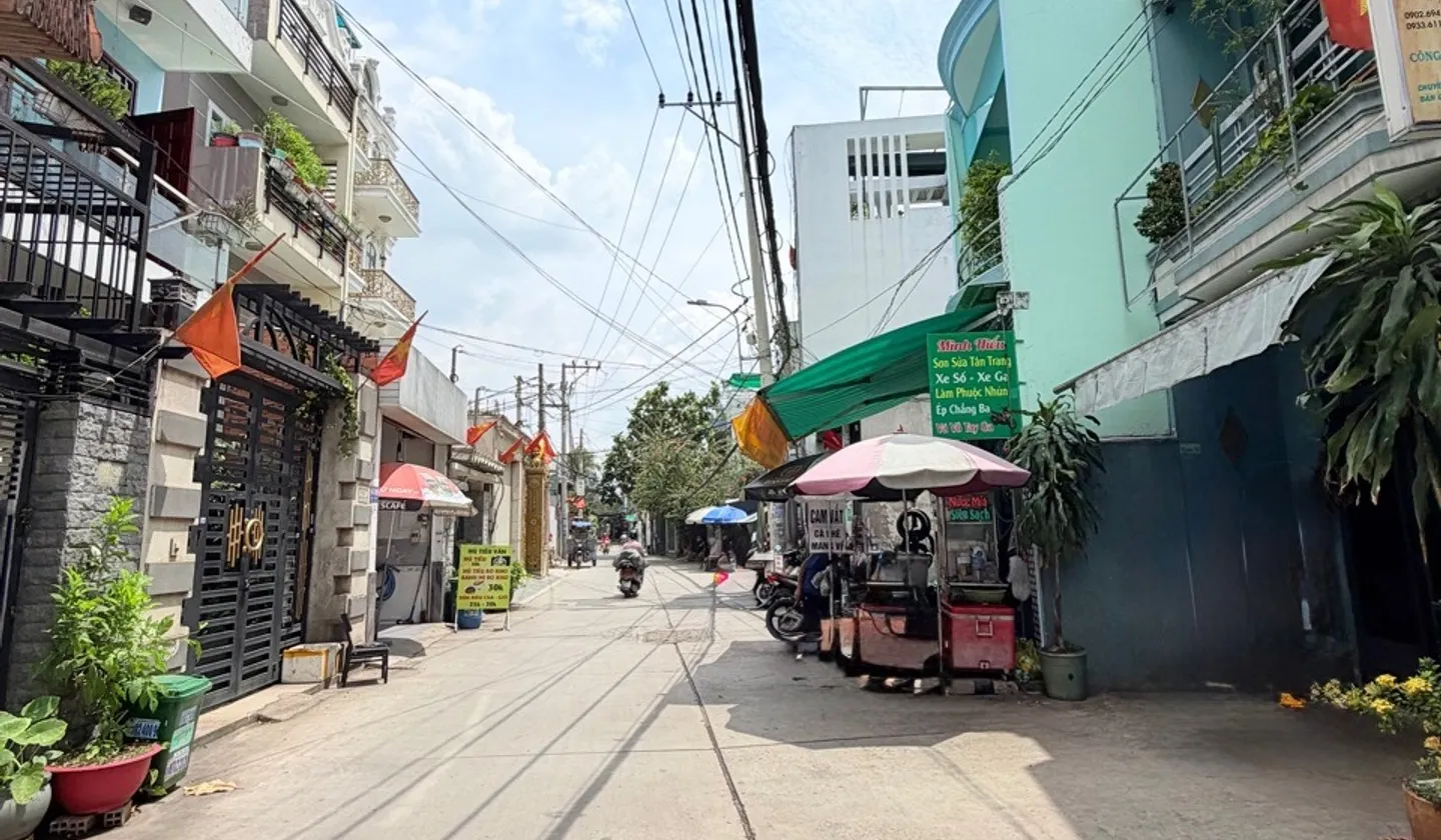 Nhà 2 tầng 3 phòng ngủ tại Bình Tân giá 4,8 tỷ tiện kinh doanh... Bán nhà riêng tại Bình Tân, Hồ Chí Minh 01