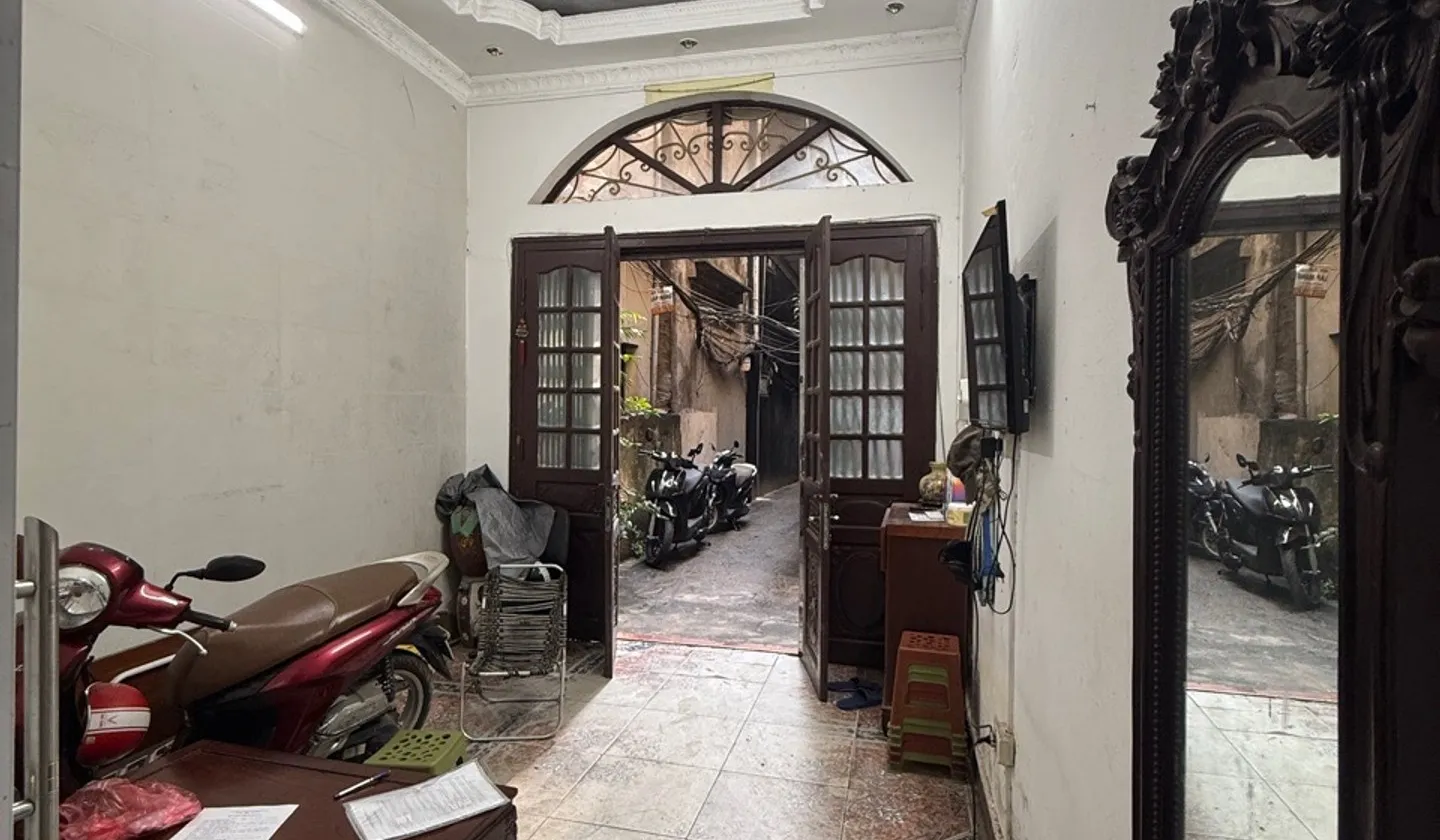Bán nhà 4 tầng diện tích 30.6 m² tại trung tâm phường Đê La Thành, giá hợp lý... Bán nhà riêng tại Ô Chợ Dừa, Hà Nội 01