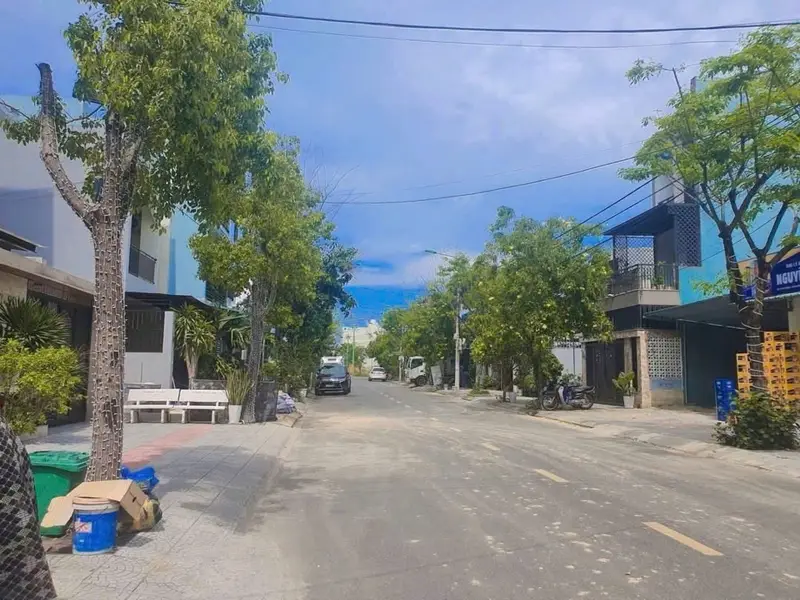 🚨 **CÓ MỘT LÔ ĐẤT 100M² Ở HÒA XUÂN MÀ MẶT TIỀN GẦN NHƯ “TRỐNG” HOÀN TOÀN.**... Bán đất tại Hòa Xuân, Đà Nẵng 01