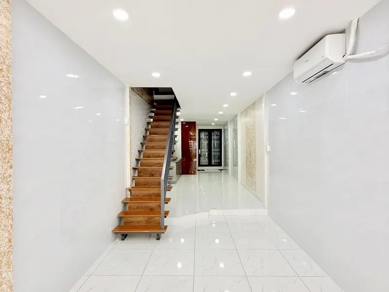 Nhà hẻm xe tải khu Huỳnh Văn Bánh, giá trị hợp lý, sau lưng mặt tiền, tiện di chuyển. Vào ở ngay!... Bán nhà riêng tại Phú Nhuận, Hồ Chí Minh 01