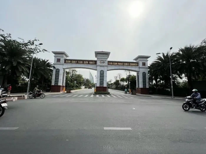 Biệt thự sang trọng khu nhà giàu gần sân Golf TSN với không gian rộng lớn và tiện ích đỉnh cao... Bán nhà riêng tại Tân Sơn, Hồ Chí Minh 01