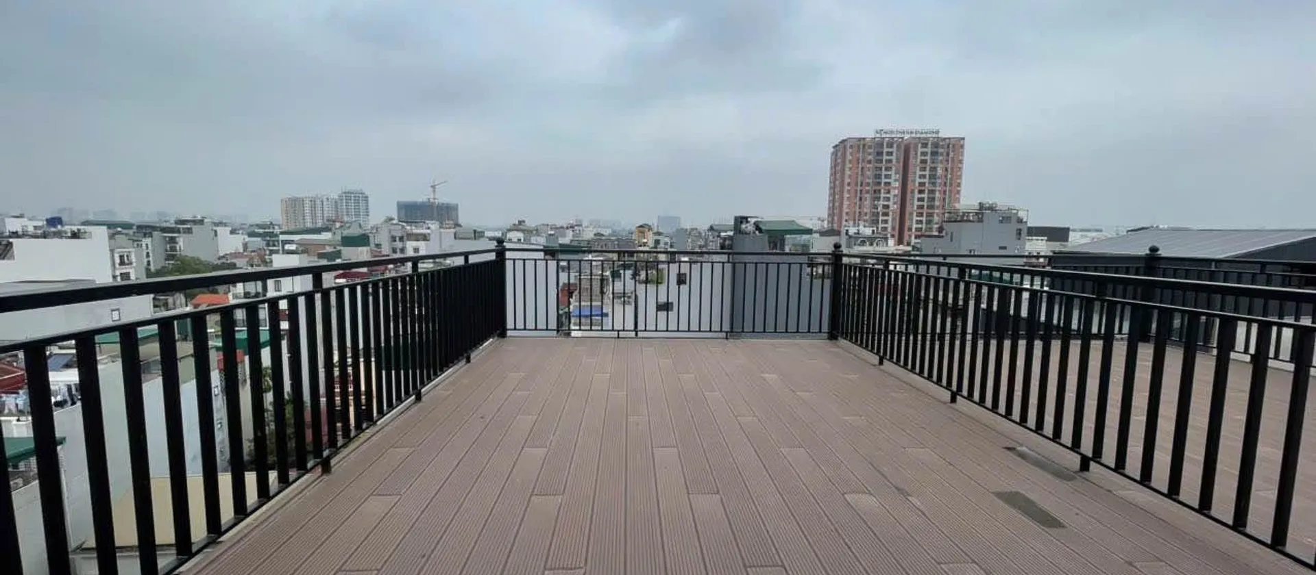 Nhà 8 tầng thang máy siêu hiện đại gần phố, có gara 2 ô tô - Chìa khóa trao tay... Bán nhà riêng tại Long Biên, Hà Nội 01