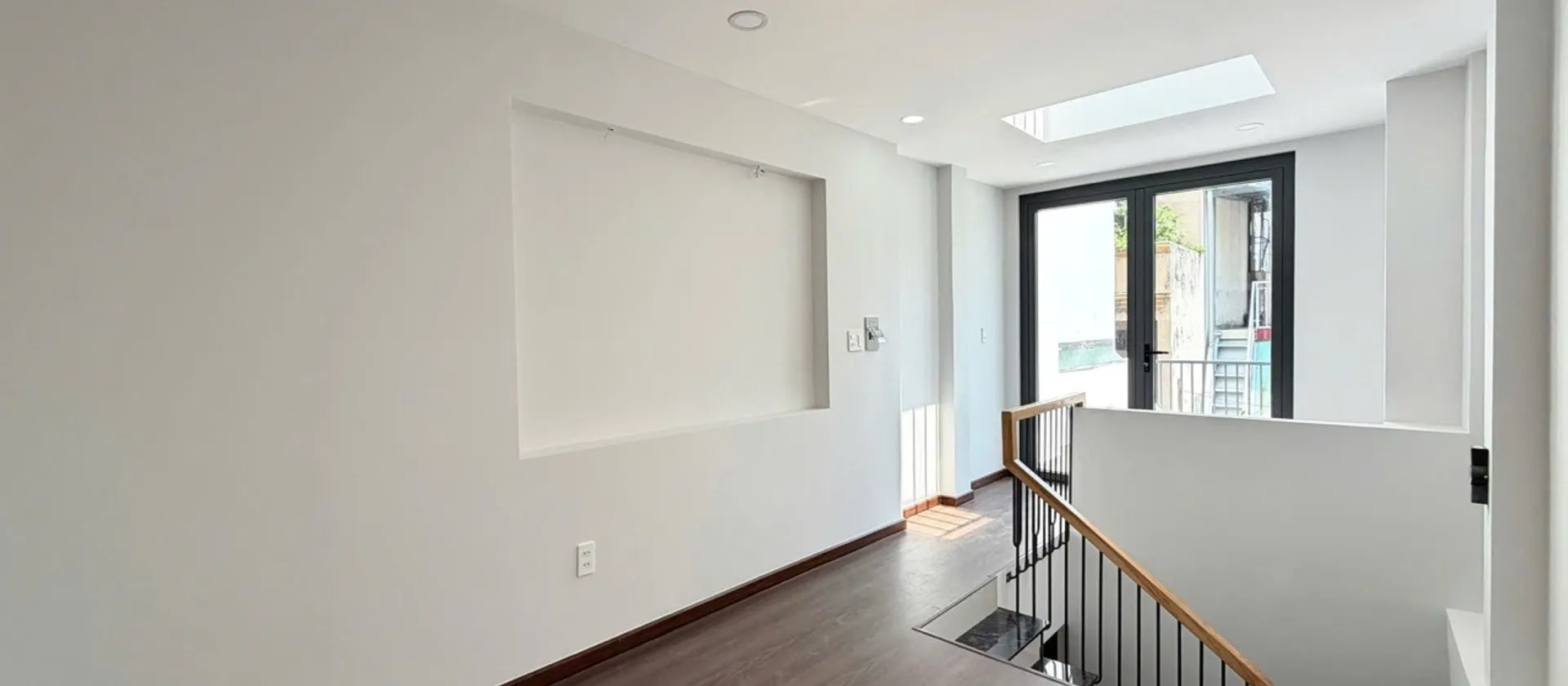 Bán nhà mặt phố 4 tầng 30m2 hướng Tây Nam tại quận trung tâm... Bán nhà mặt phố tại Bình Lợi Trung, Hồ Chí Minh 01