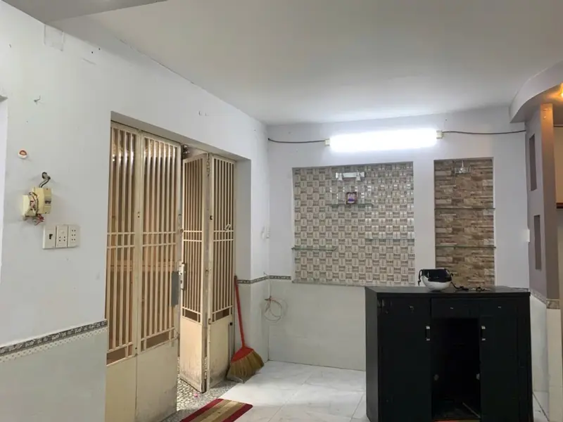 Nhà 2 tầng yên tĩnh, hẻm xe hơi ngõ Nguyễn Kiệm... Bán nhà riêng tại Đức Nhuận, Hồ Chí Minh 01