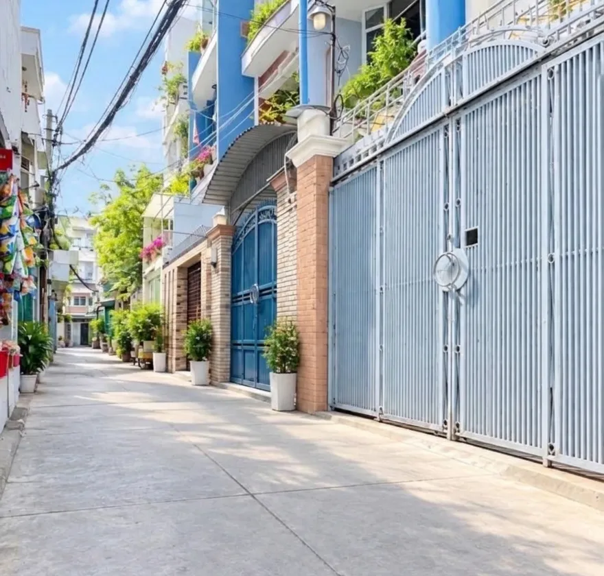 NHÀ ĐẸP VỪA ĐỦ, KHÔNG QUÁ LỚN, PHÙ HỢP GIA ĐÌNH TRẺ.... Bán nhà riêng tại Hòa Bình, Hồ Chí Minh 01