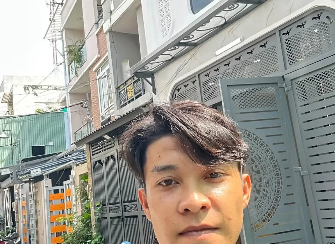 nhà mới đủ nội thất , sát đường chính hẻm to 6m
-vị trí : Gần chợ gò xoài - Giáp tân phú... Bán nhà riêng tại Bình Hưng Hòa, Hồ Chí Minh 01