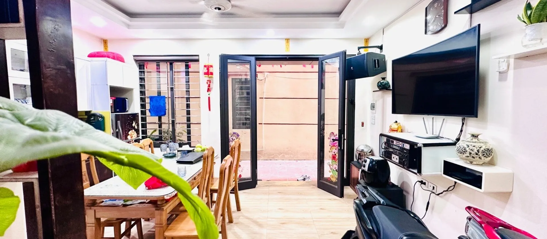 Nhà Trung Tâm Việt Hưng, nhỉnh 6 tỷ , vài bước chân ra ô tô tránh... Bán nhà riêng tại Việt Hưng, Hà Nội 01
