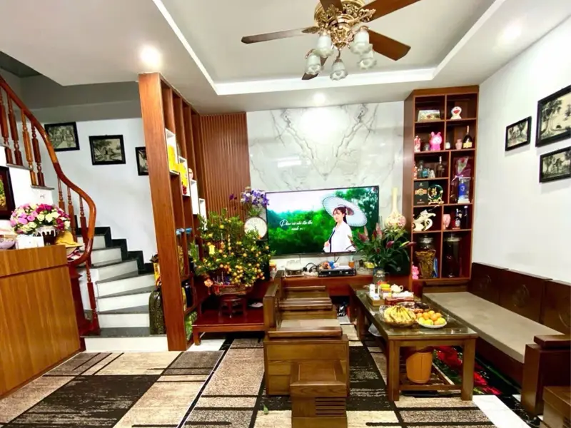 Căn nhà Ngô Gia Tự cực đẹp ô tô đỗ cổng. 3 ngủ thiết kế tối ưu.... Bán nhà riêng tại Việt Hưng, Hà Nội 01
