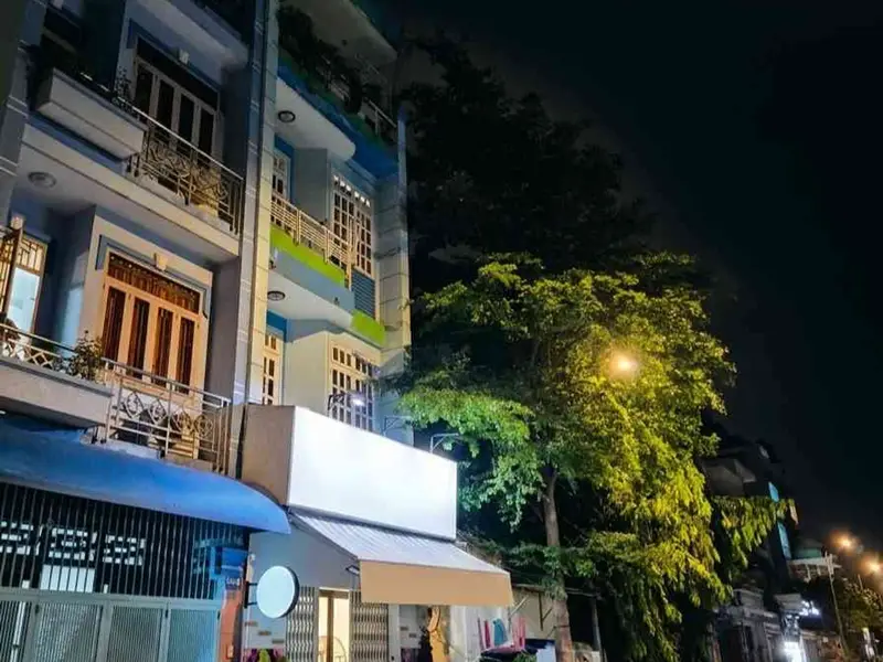 Nhà mặt phố Hồng Lĩnh, Quận 10, 5 tầng, sẵn dòng tiền ngay... Bán nhà mặt phố tại Hòa Hưng, Hồ Chí Minh 01