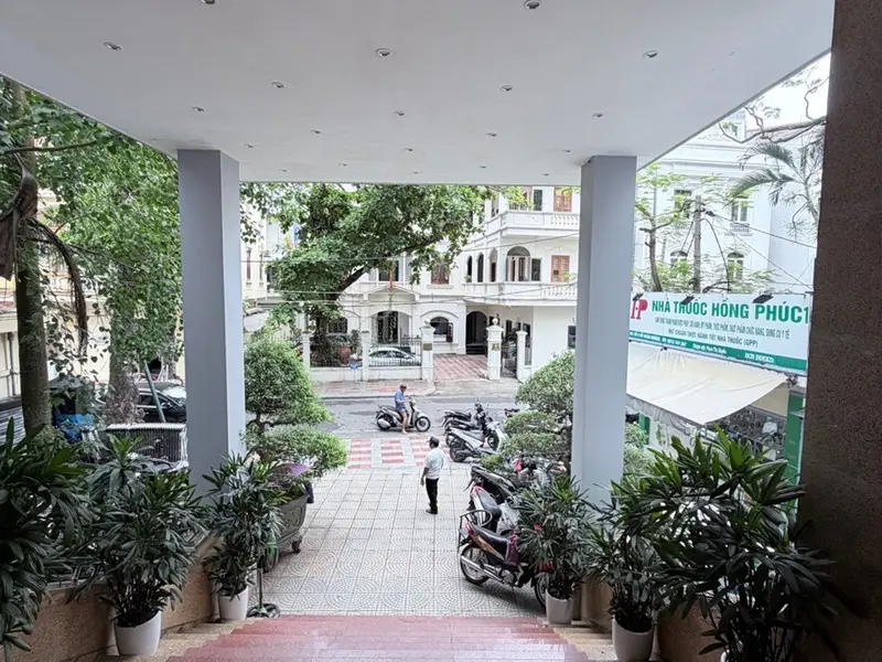 Nhà mặt phố 9 tầng tại trung tâm phố cổ Hải Phòng với thiết kế hiện đại và diện tích rộng... Bán nhà mặt phố tại Hồng Bàng, Hải Phòng 01