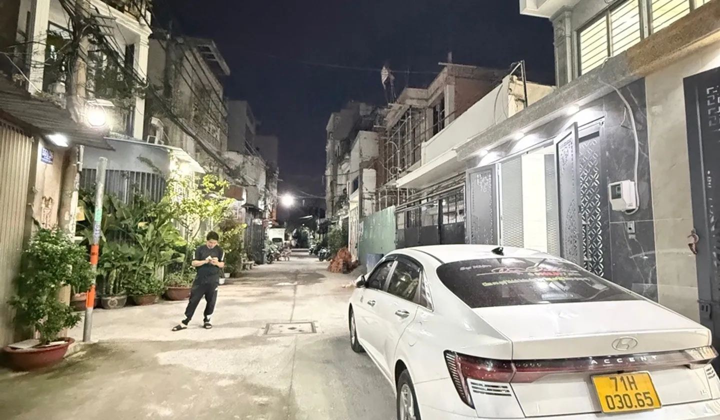 Nhà 5 tầng hiện đại tại Bình Tân với tiềm năng sử dụng đa dạng... Bán nhà riêng tại Bình Trị Đông, Hồ Chí Minh 01