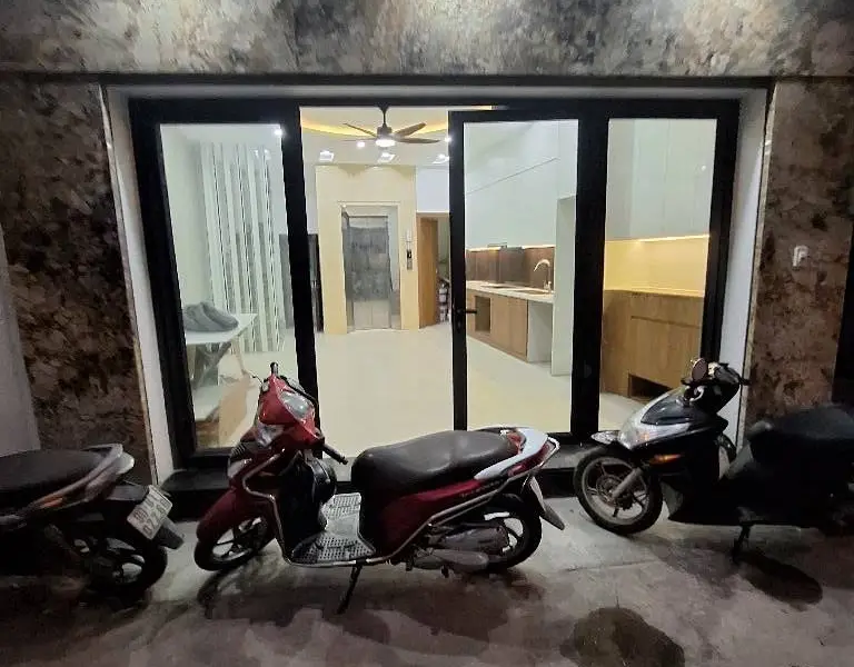 Nhà lô góc 6 tầng, thang máy, ô tô đỗ cửa, sẵn sàng đón Tết... Bán nhà riêng tại Long Biên, Hà Nội 01