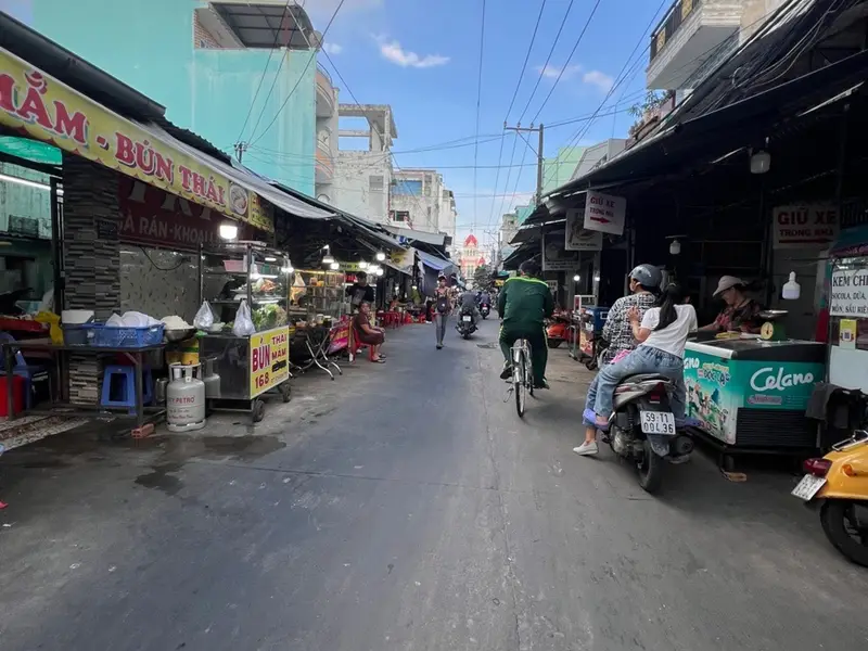 Bán nhà 2 tầng diện tích 93m2 khu vực Đoàn Văn Bơ, hẻm xe hơi tiện ở và kinh doanh... Bán nhà riêng tại Khánh Hội, Hồ Chí Minh 01
