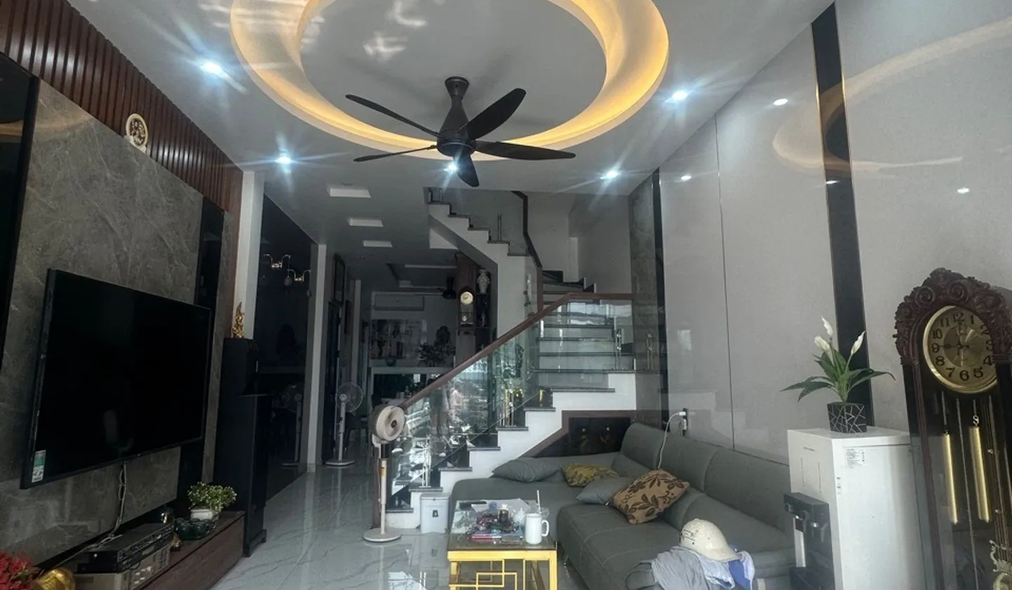 Siêu phẩm nhà 4 tầng độc lập tại Văn Cao, tiềm năng kinh doanh tuyệt vời... Bán nhà riêng tại Hải An, Hải Phòng 01