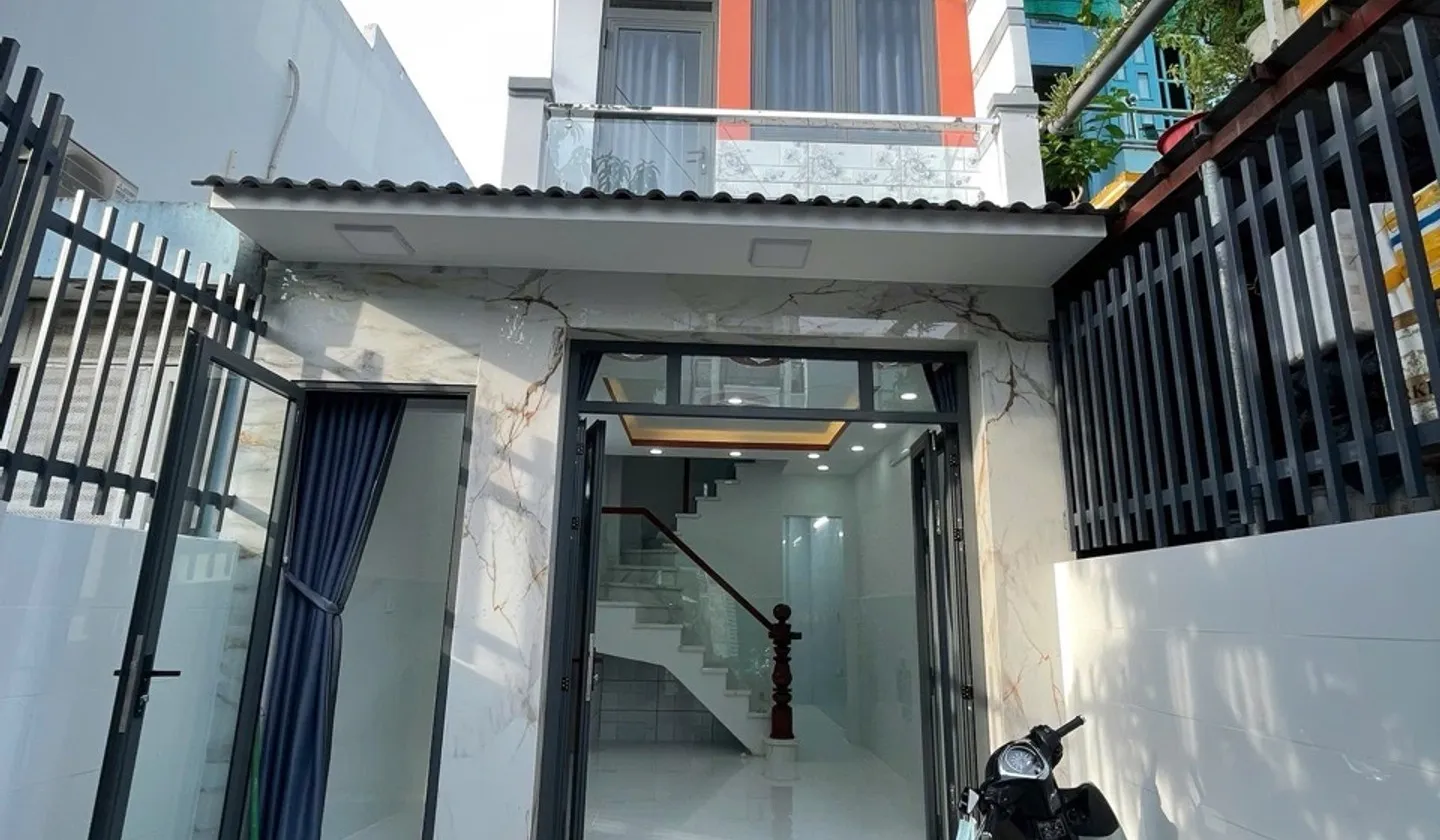 HÀNG HIẾM M.Ặ.T TI..ỀN BÌNH ĐÔNG QUẬN 8 – 3 TẦNG BTCT XE HƠI ĐẬU TRONG NHÀ-NHỈNH 5TY... Bán nhà mặt phố tại Phú Định, Hồ Chí Minh 01