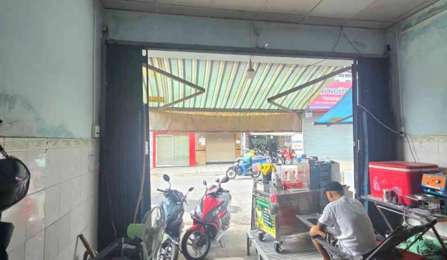 Nhà mặt phố đỉnh, kinh doanh tấp nập, có hẻm sau tiện lợi... Bán nhà mặt phố tại An Hội Đông, Hồ Chí Minh 01