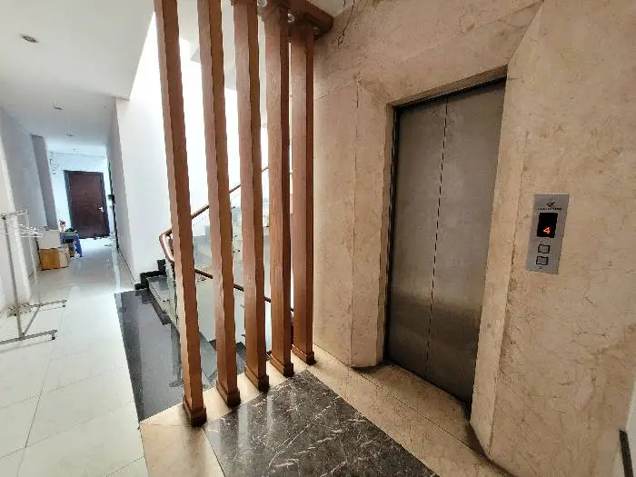 Cơ hội hiếm có: Nhà mặt phố 6 tầng giá giảm sâu tại Bình Tây Quận 5... Bán nhà mặt phố tại Chợ Lớn, Hồ Chí Minh 01