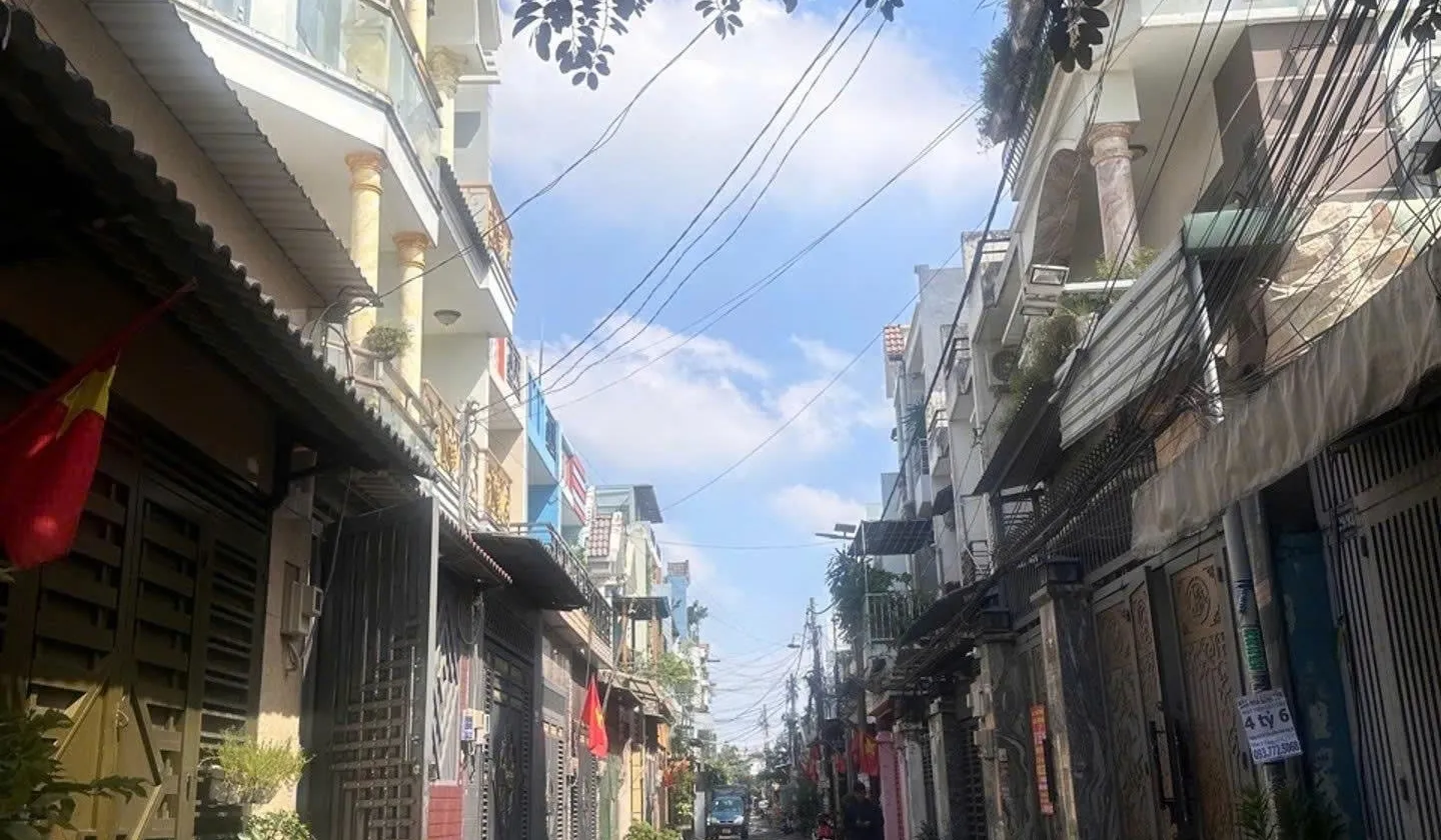 Nhà đẹp, ngay khu dân cư vĩnh lộc. 59 m2, 2 pn, hẻm xe hơi thông. Chỉ 1,65 tỉ... Bán nhà riêng tại Bình Tân, Hồ Chí Minh 01