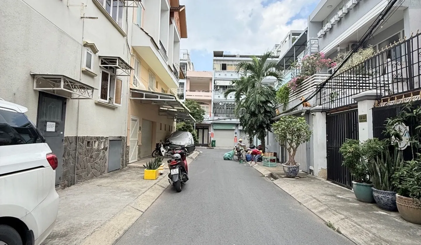 Bán nhà riêng 3 tầng diện tích 128m² tại phường An Nhơn, Dương Quảng Hàm... Bán nhà riêng tại An Nhơn, Hồ Chí Minh 01