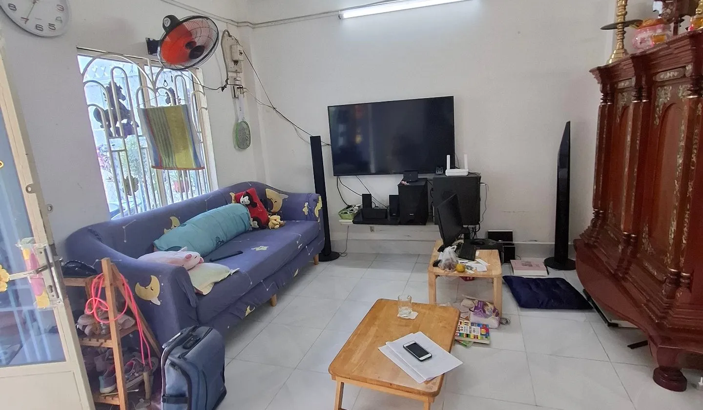 Bán nhà riêng 2 tầng tại đường Tám Danh, Quận 8, diện tích 65.3 m², 3PN, pháp lý rõ ràng. 5.1 tỷ... Bán nhà riêng tại Chánh Hưng, Hồ Chí Minh 01