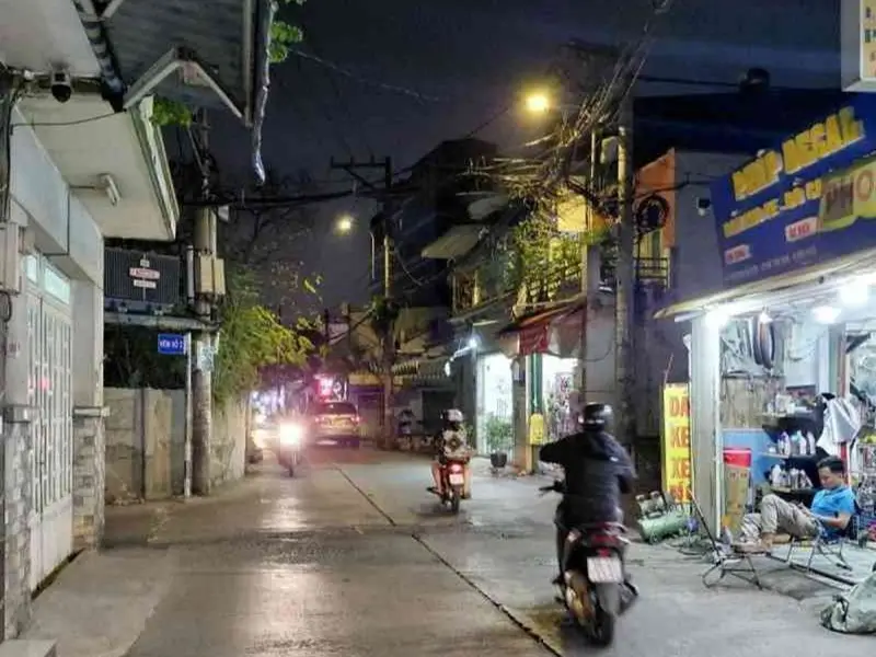 Nhà 2 mặt tiền cực hiếm đường Nguyễn Sơn nối dài— Nở hậu 5.5m — 4 tỷ 699— Sổ hồng riêng chính chủ... Bán nhà mặt phố tại Bình Hưng Hòa, Hồ Chí Minh 01