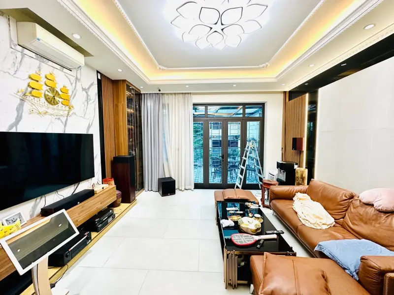 Nhà riêng 6 tầng trung tâm quận Long Biên - Gara ô tô, thang máy, nội thất cao cấp... Bán nhà riêng tại Bồ Đề, Hà Nội 01