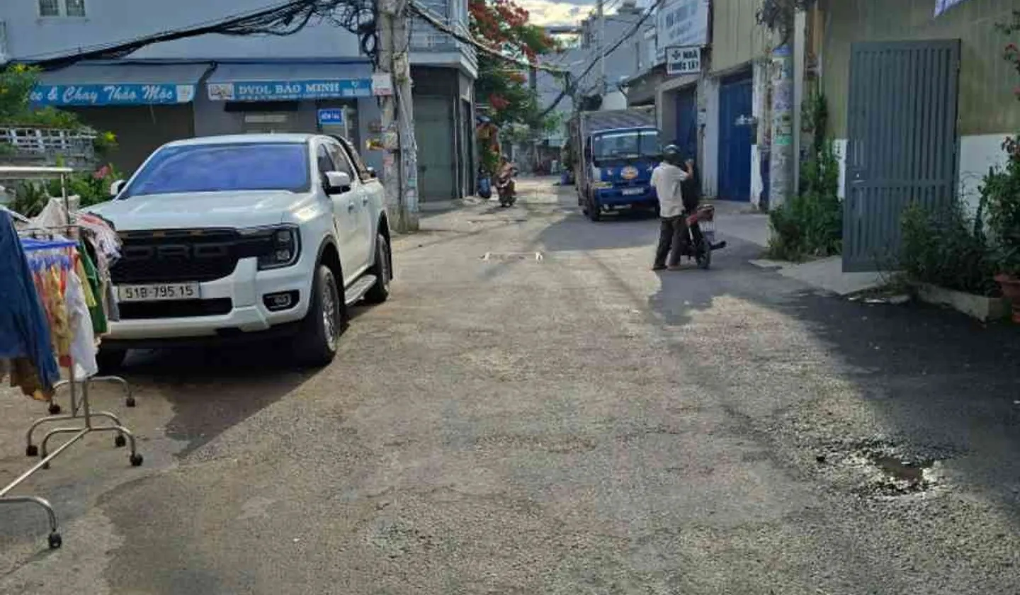 Nhà 4 tầng kiên cố, hẻm xe hơi, sổ hoàn công sẵn sàng chốt tại Bình Tân... Bán nhà riêng tại Bình Tân, Hồ Chí Minh 01