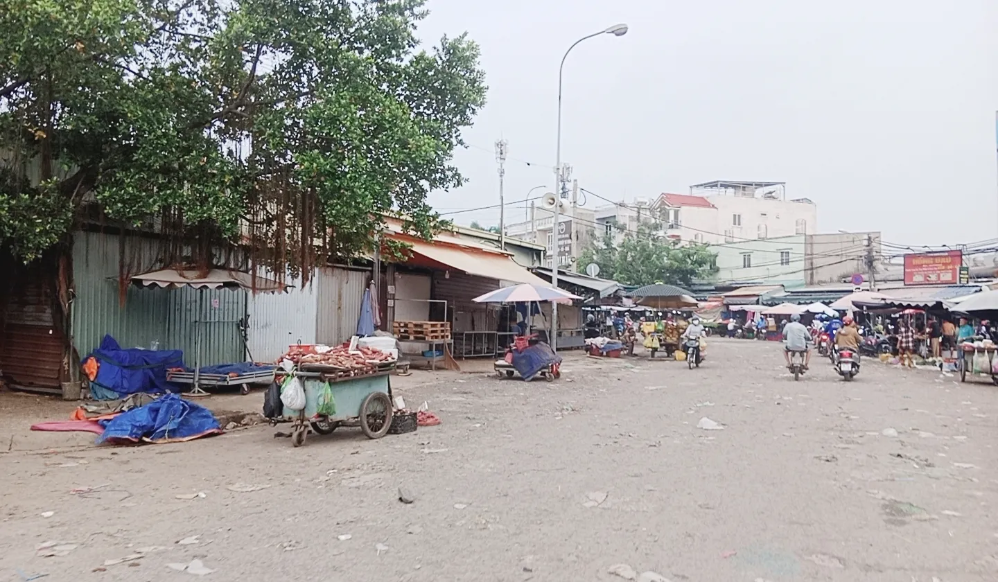 Nhà đẹp, sẵn ở cạnh chợ Đầu Mối Hóc Môn, giá siêu hợp lý... Bán nhà riêng tại Xuân Thới Sơn, Hồ Chí Minh 01