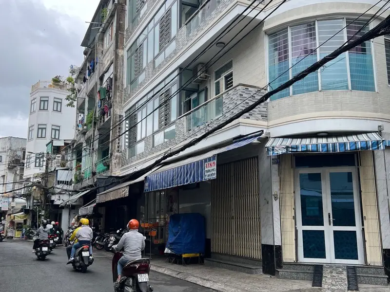 🏠 Diện tích: 4,8m x 3,5m Hẻm 3,5m sạch. 🏗️ Kết cấu: 3 tầng 🛏️ Phòng khách, 2 phòng ngủ, 3 WC ✨... Bán nhà riêng tại An Đông, Hồ Chí Minh 01