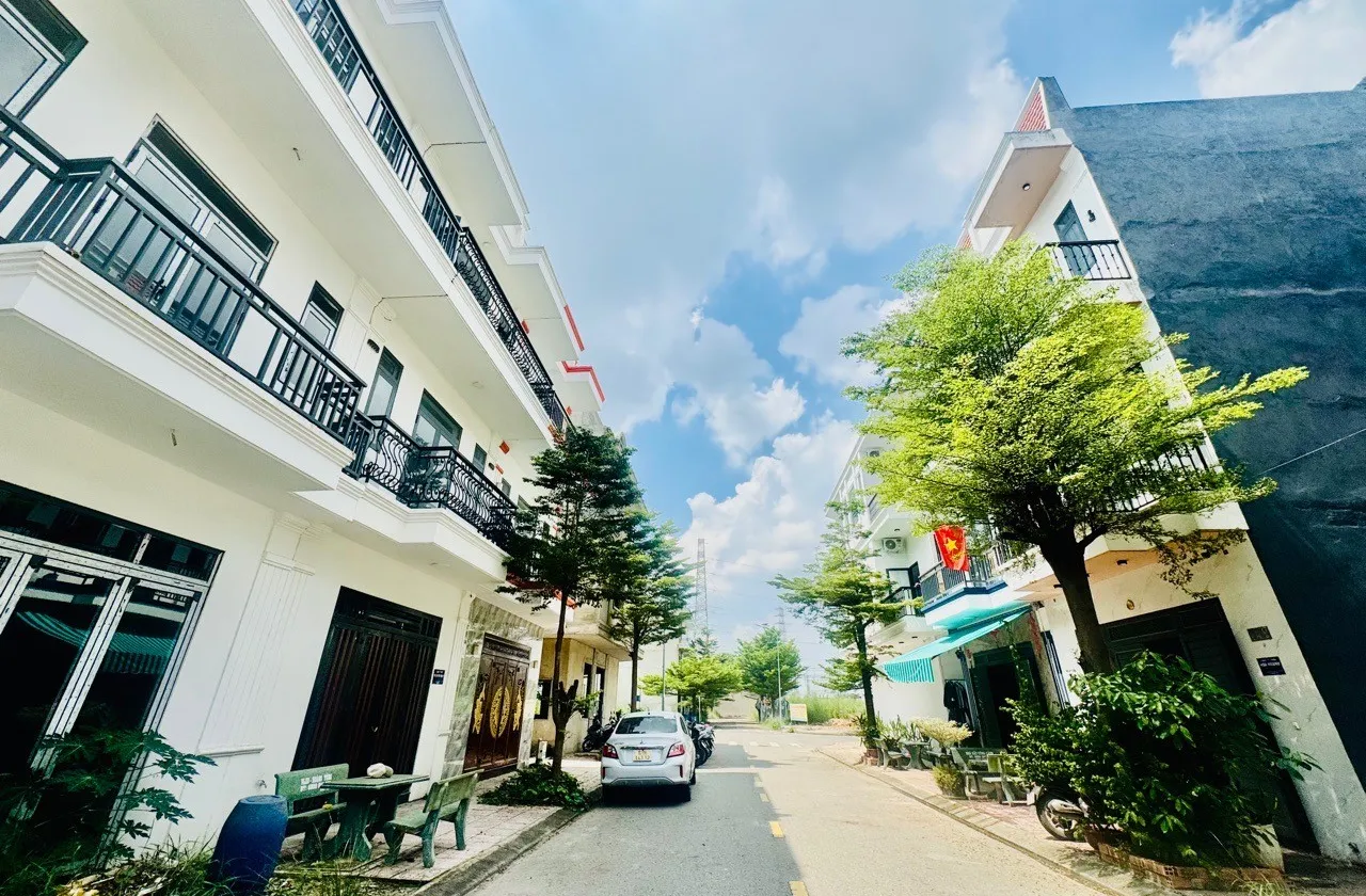 Nhà 3 tầng 4 phòng ngủ tại phường An Phú, Hồ Chí Minh... Bán nhà riêng tại An Phú, Hồ Chí Minh 01