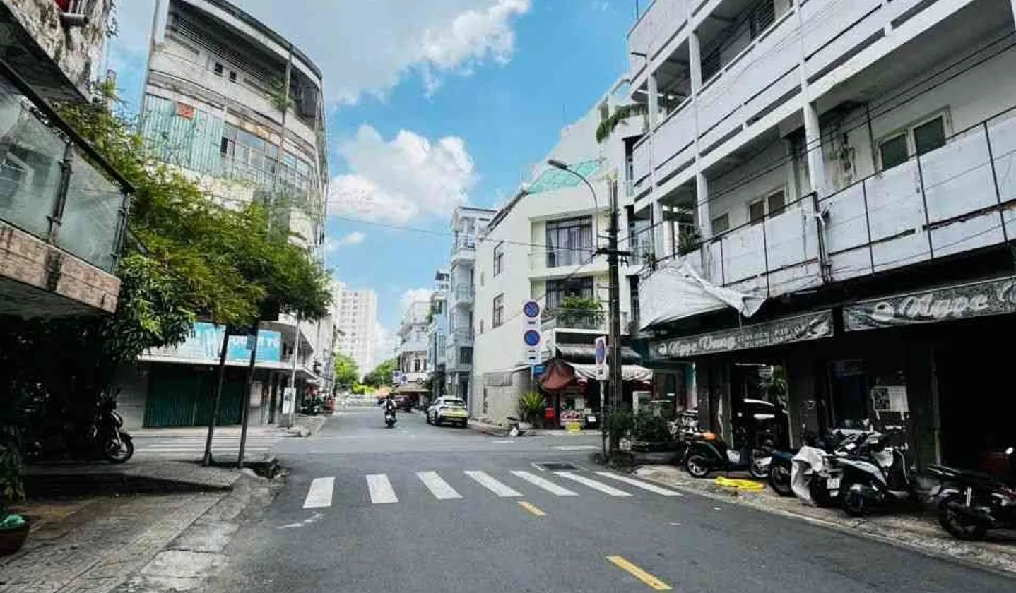 Nhà mặt phố Phan Phú Tiên Quận 5, diện tích rộng, vị trí đắc địa... Bán nhà mặt phố tại Chợ Lớn, Hồ Chí Minh 01
