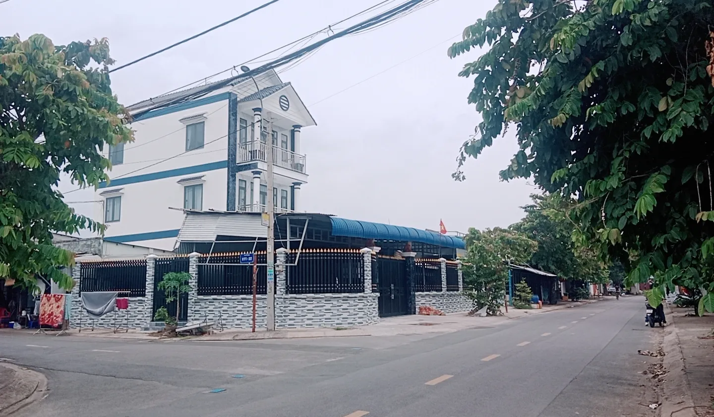 Nhà 2 Tầng Hẻm Xe Hơi Gần Chợ Xuân Thới Thượng, Tiện Nghi Đầy Đủ... Bán nhà riêng tại Bà Điểm, Hồ Chí Minh 01