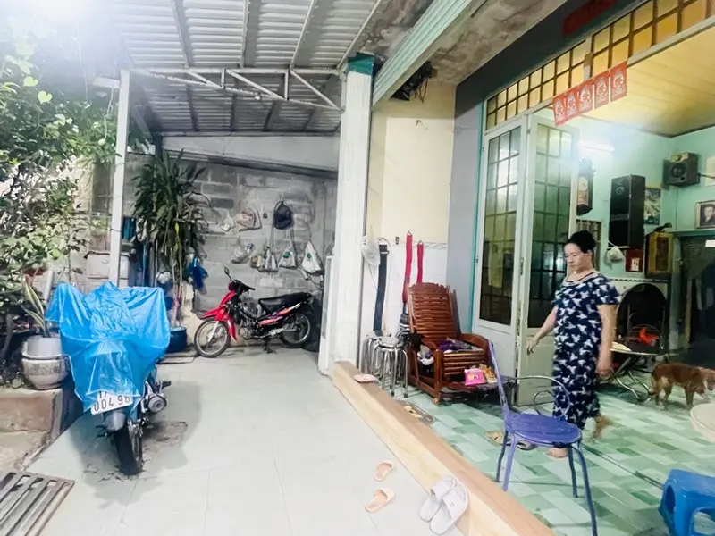 Nhà 2 tầng 79m2 gần Tên Lửa giá 2,2 tỷ có thương lượng... Bán nhà riêng tại Bình Lợi, Hồ Chí Minh 01