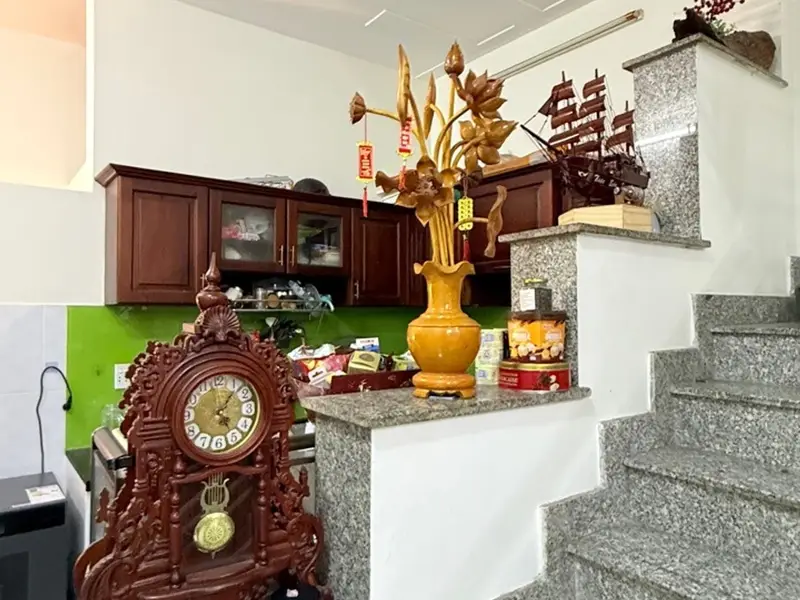 Nhà hẻm xe hơi Tân Chánh Hiệp, ban công thoáng mát... Bán nhà riêng tại Trung Mỹ Tây, Hồ Chí Minh 01