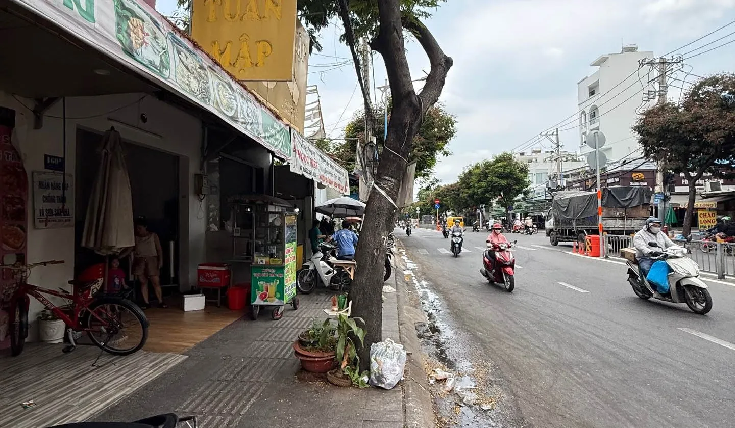 Bán nhà mặt phố rộng 32m2 tại Tân Phú, giá ưu đãi đầu tư... Bán nhà mặt phố tại Tân Phú, Hồ Chí Minh 01