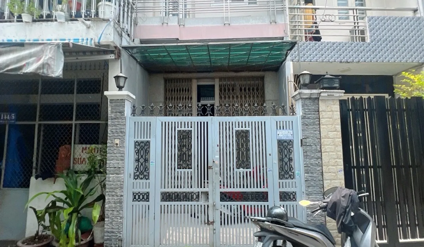 Nhà 4 tầng xây kiên cố, diện tích 42m² tại quận Tân Bình, thuận tiện kinh doanh... Bán nhà riêng tại Bảy Hiền, Hồ Chí Minh 01