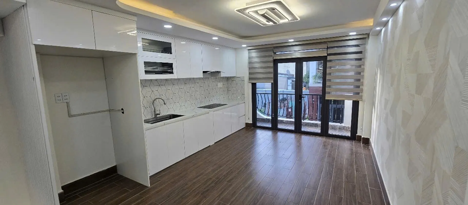 Nhà đúc 4 tầng tươi mới ngay Bình Tân, tiện nghi đầy đủ... Bán nhà riêng tại Bình Hưng Hòa, Hồ Chí Minh 01