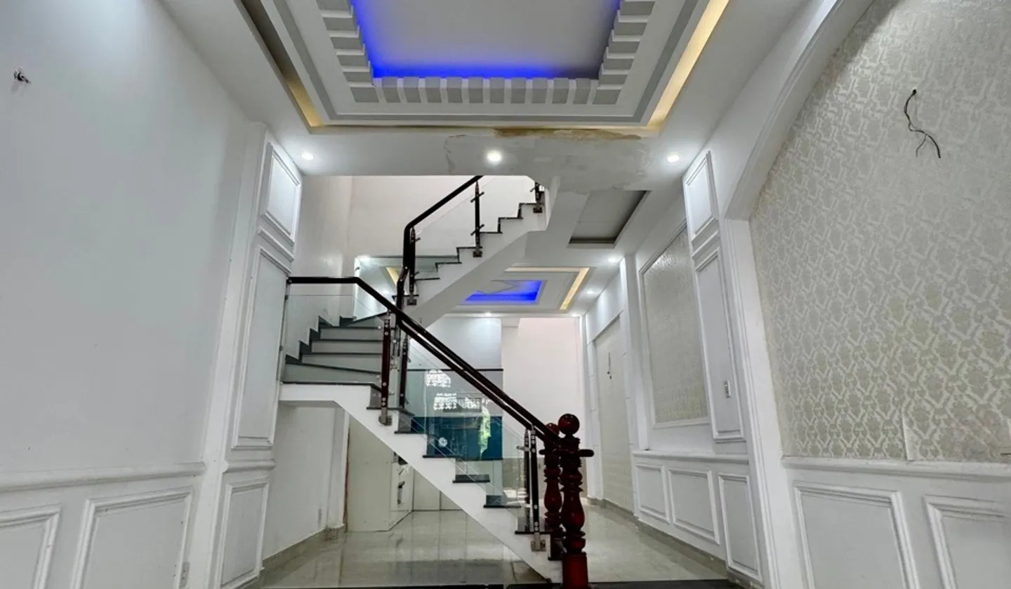 NHÀ 3 TẦNG TX 22-ĐƯỜNG 9M XE TẢI TRÁNH-XÂY DỰNG MỚI- 4PN- NHÀ TRỐNG GIAO NGAY. NHỈNH 5 TỶ... Bán nhà riêng tại Thới An, Hồ Chí Minh 01