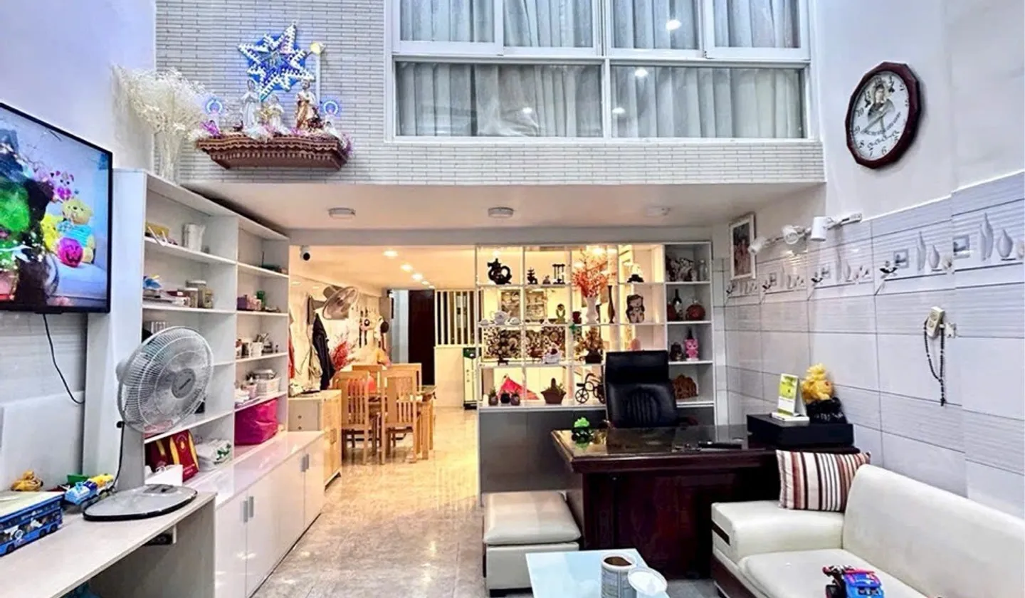 🌟🌟B.án 🏡 đường Trần Hưng Đạo - Trung tâm Quận 5. Gi.á 5.x t.ỷ - DT: 4m x 17,3m... Bán căn hộ chung cư tại An Đông, Hồ Chí Minh 01