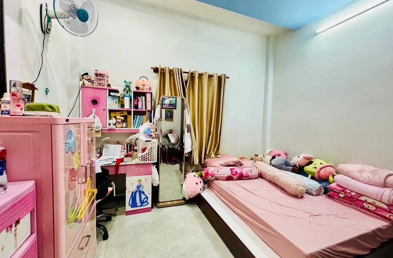 Bán nhà đường Chánh Hưng quận 8. Ngang 4 dài 11 nở hậu tải lộc, sổ hồng riêng chỉ 4,3ty... Bán nhà riêng tại Chánh Hưng, Hồ Chí Minh 01