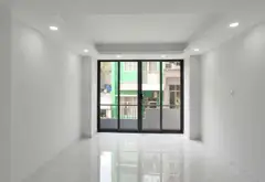 ​Đặc điểm: Hẻm xe hơi 6m thông sạch đẹp, cách mặt tiền vài căn nhà, nhà mới đẹp ở ngay
​Phù hợp... Bán nhà riêng tại Diên Hồng, Hồ Chí Minh 10