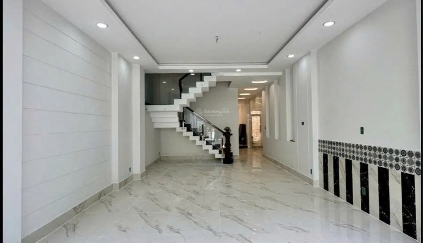 Bán Gấp Nhà Mặt Phố 120m² Đúc 4 Tầng Tại Phạm Thế Hiển, Quận 8 - Giá 9.8 Tỷ, Tiện Ích Đầy Đủ... Bán nhà mặt phố tại Bình Đông, Hồ Chí Minh 01